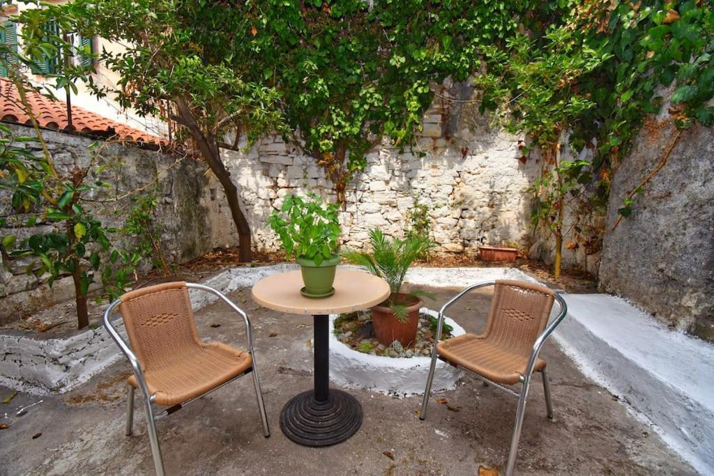 Traditional House With Ivy Garden Corfu  Exterior photo